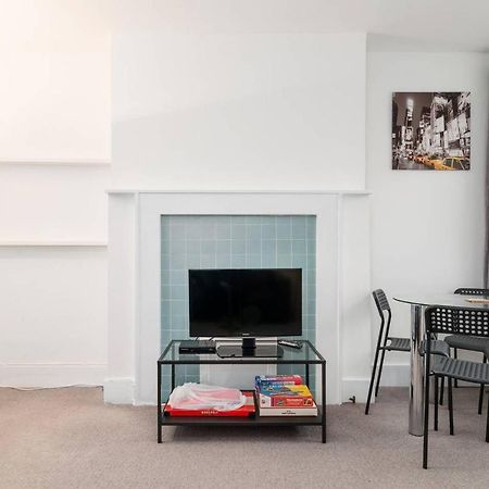 Guestready - Modern 2-Bed For 4 In Golders Green! London Exteriör bild