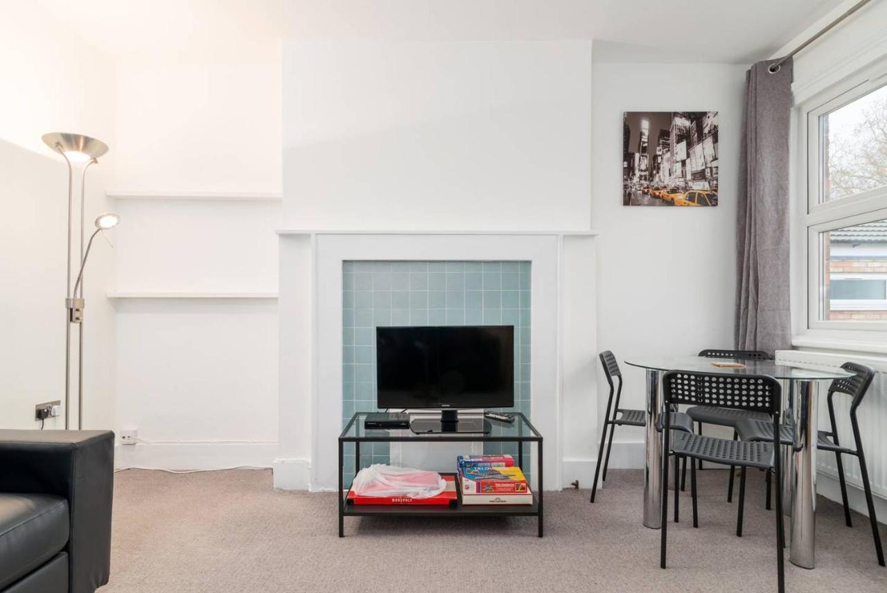 Guestready - Modern 2-Bed For 4 In Golders Green! London Exteriör bild